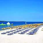 Deluxe Bluebay Oasis Apartmán *