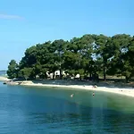Deluxe Bluebay Oasis *