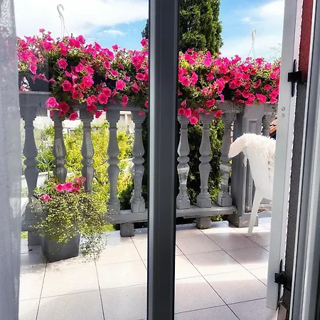 Deluxe Bluebay Oasis Apartament