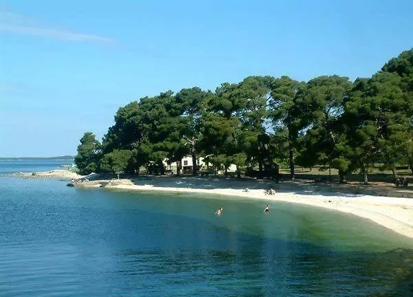 Deluxe Bluebay Oasis *