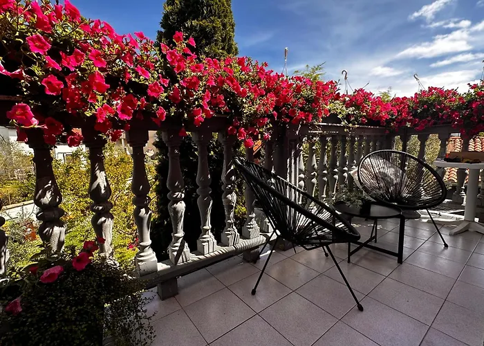 Deluxe Bluebay Oasis