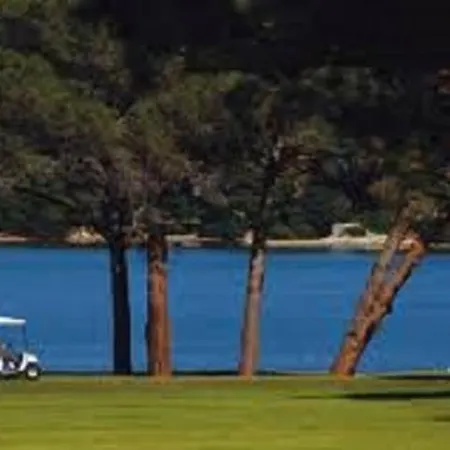 Deluxe Bluebay Oasis *