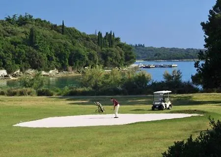 Deluxe Bluebay Oasis