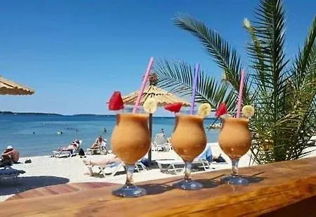 Deluxe Bluebay Oasis Lägenhet *