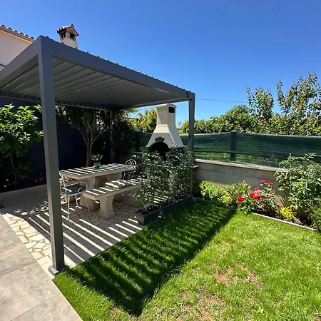 Deluxe Bluebay Oasis Apartmán